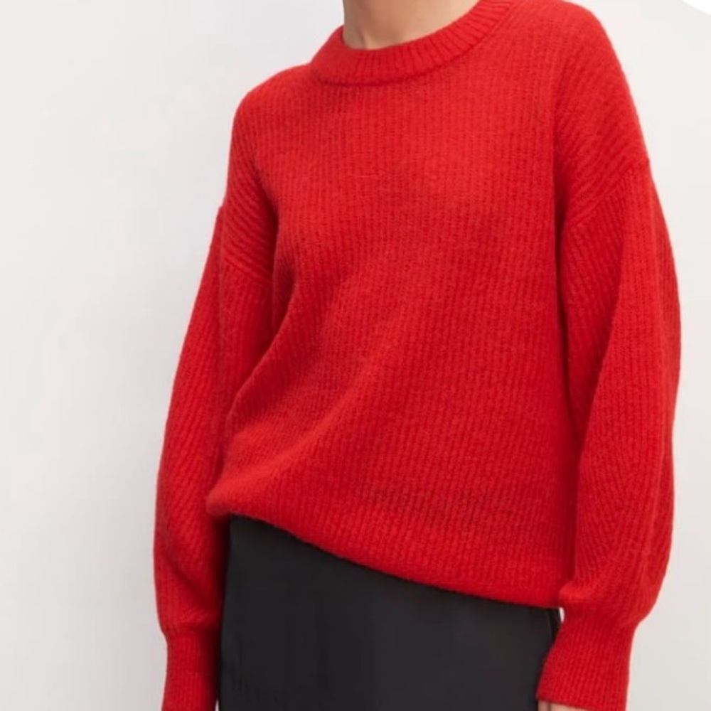 Everlane Cocoon Crew in Alpaca-Classic Red Medium
